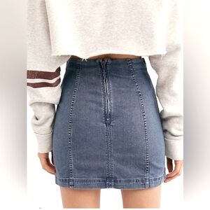 Free People Size 0 XS~Modern Denim Stretch Mini Denim Jeans Skirt~Add Fall Boots